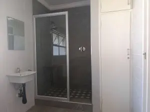4 Bedroom House to Rent in Gunhill
