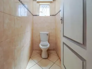 6 Bedroom House to Rent in Mount Pleasant