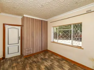 6 Bedroom House to Rent in Mount Pleasant