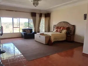 7 Bedroom House to Rent in Glen Forest