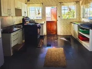 5 Bedroom House to Rent in Chadcombe