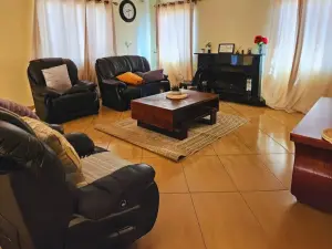 5 Bedroom House to Rent in Chadcombe