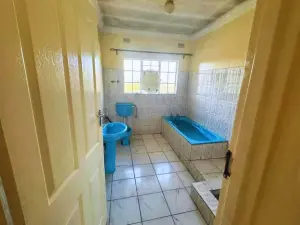 5 Bedroom House to Rent in Chadcombe