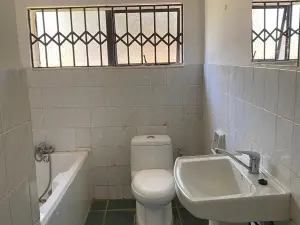 4 Bedroom House to Rent in Borrowdale West