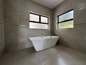 6 Bedroom House to Rent in Kambanji