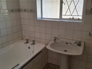 4 Bedroom House to Rent in Greendale