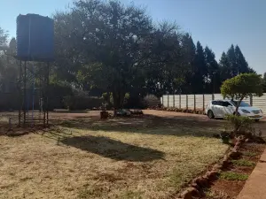 4 Bedroom House to Rent in Mandara