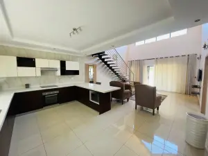 Townhouse/Complex/Cluster to Rent in Arlington