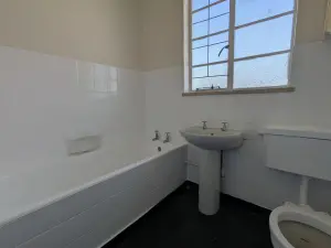 Flat/Apartment to Rent in Avondale