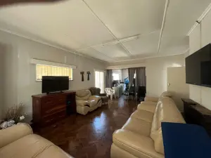 Commercial Property to Rent in Highlands