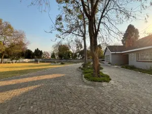 Commercial Property to Rent in Highlands