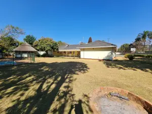 4 Bedroom House to Rent in Mount Pleasant