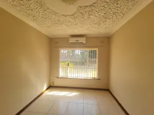 4 Bedroom House to Rent in Mount Pleasant