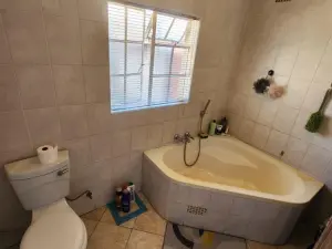 3 Bedroom Cottage/Garden Flat to Rent in Prospect