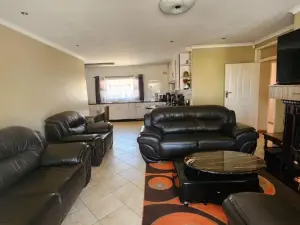 3 Bedroom Cottage/Garden Flat to Rent in Prospect