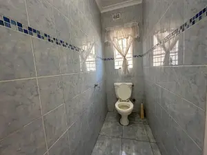 5 Bedroom House to Rent in Mount Pleasant Heights