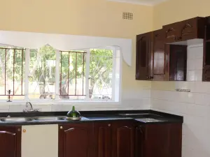 5 Bedroom House to Rent in Greendale