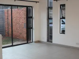 Townhouse/Complex/Cluster to Rent in Mandara