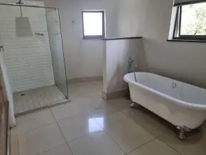 4 Bedroom House to Rent in Borrowdale Brooke