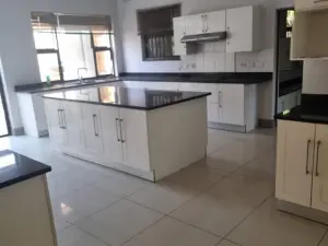 4 Bedroom House to Rent in Borrowdale Brooke