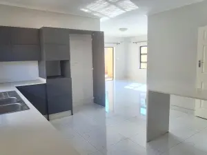 Townhouse/Complex/Cluster to Rent in Bluff Hill