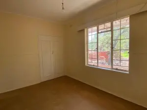 Flat/Apartment to Rent in Avondale West