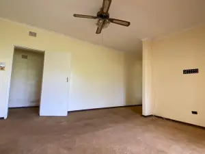Flat/Apartment to Rent in Avondale West