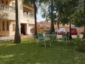 5 Bedroom House to Rent in Emerald Hill