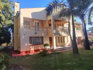 5 Bedroom House to Rent in Emerald Hill