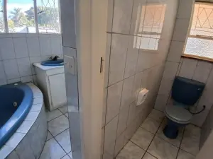 4 Bedroom House to Rent in Alexandra Park