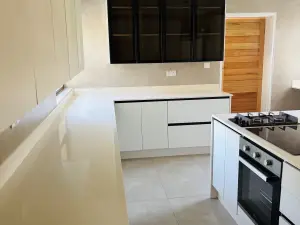 6 Bedroom House to Rent in Glen Lorne