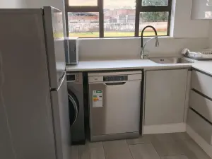 3 Bedroom Cottage/Garden Flat to Rent in Helensvale