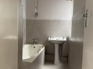 Flat/Apartment to Rent in Greystone Park