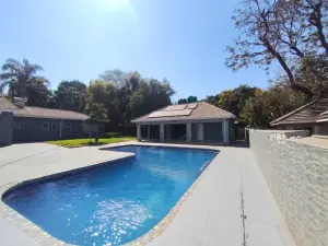 7 Bedroom House to Rent in Greystone Park