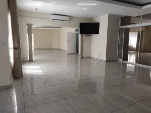 7 Bedroom House to Rent in Greystone Park