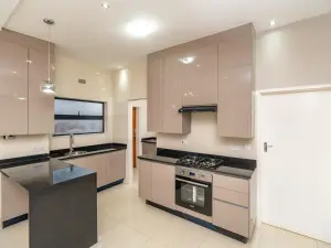 Flat/Apartment to Rent in Helensvale