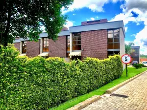 Townhouse/Complex/Cluster to Rent