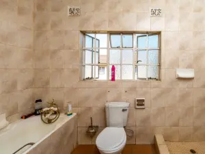 4 Bedroom House to Rent in Glen Lorne