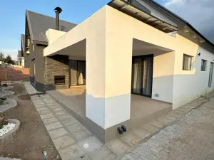 Townhouse/Complex/Cluster to Rent in Borrowdale