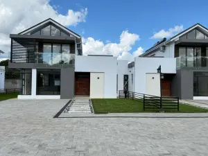 Townhouse/Complex/Cluster for Sale