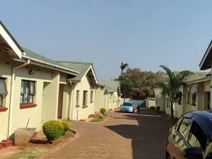 Townhouse/Complex/Cluster to Rent