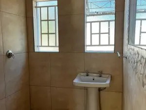 Flat/Apartment to Rent in Avondale