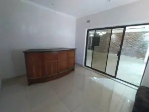 3 Bedroom Cottage/Garden Flat to Rent in Vainona