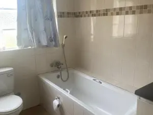 2 Bedroom Cottage/Garden Flat to Rent in Chisipite
