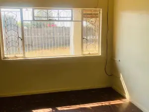 2 Bedroom Cottage/Garden Flat to Rent in Haig Park