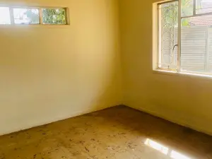 2 Bedroom Cottage/Garden Flat to Rent in Haig Park