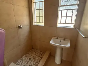 Flat/Apartment to Rent in Avondale