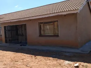2 Bedroom Cottage/Garden Flat to Rent in Manresa