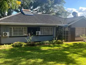 4 Bedroom House to Rent in Greystone Park