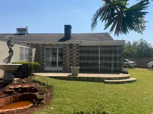 4 Bedroom House to Rent in Upper Hillside